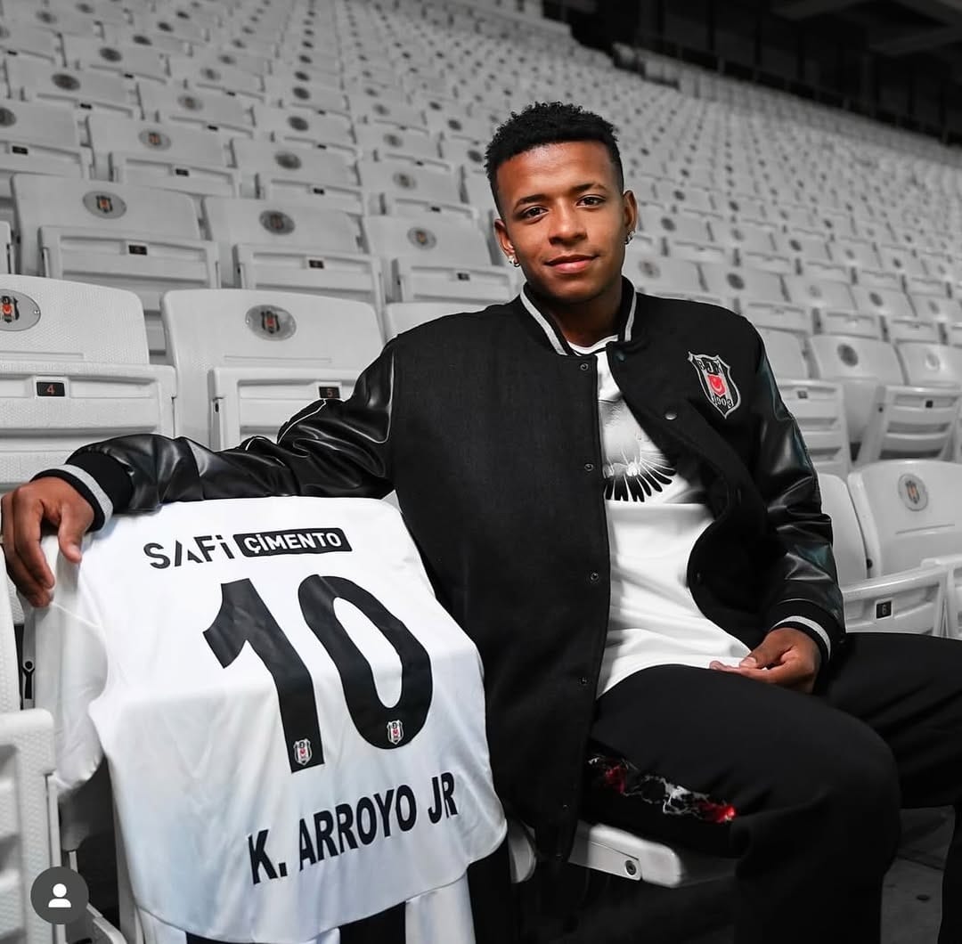 Atacante equatoriano Keny Arroyo confirma acerto com o Cruzeiro e deve chegar nesta semana