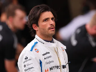 Sainz rebate punição e critica toque com Liam Lawson no GP da Holanda: "Eu sou a vítima"