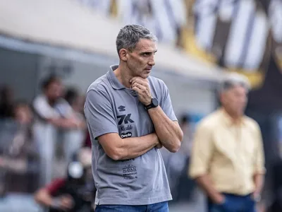 Edu Dracena elogia estreia de Vojvoda e liberdade dada a Neymar