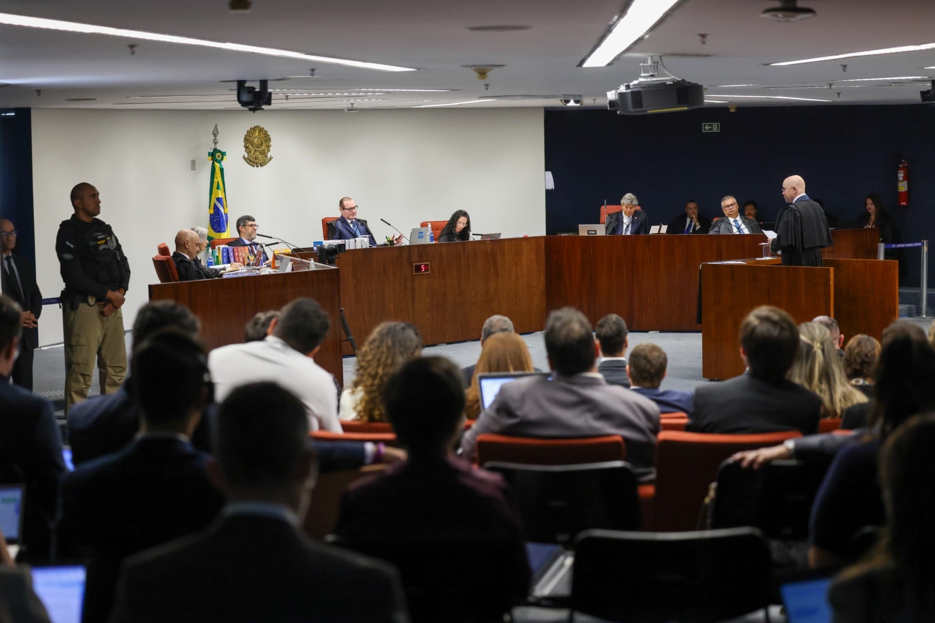 Veja como foi o primeiro dia do julgamento de Bolsonaro