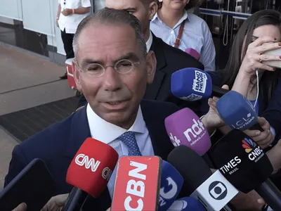 "Confio na absolvição do meu cliente", diz advogado de Walter Braga Netto