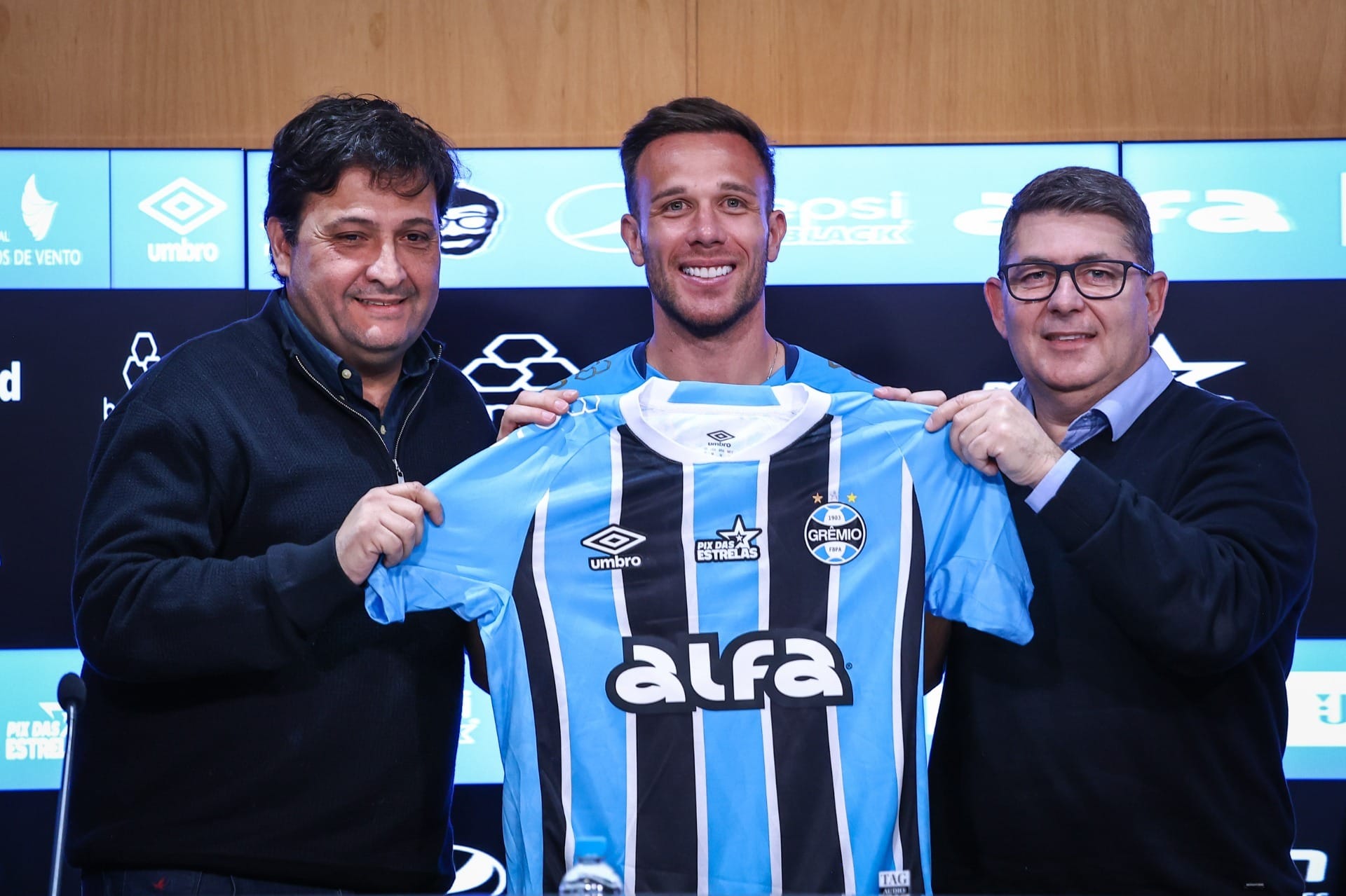 Parceira do Grêmio faz "vaquinha" por reforço, mas causa confusão com torcida