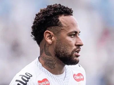 "Tem que estar voando": Fernandinho vê recado de Ancelotti para Neymar