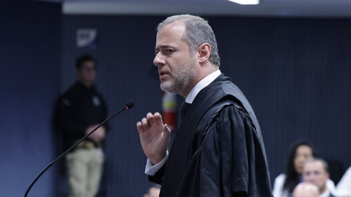 Absolvição de Bolsonaro é imperiosa para não termos a versão do caso Dreyfus, diz advogado