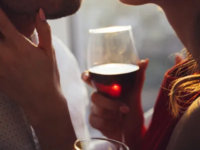Vinho aumenta a libido feminina? Sim! Entenda o porquê