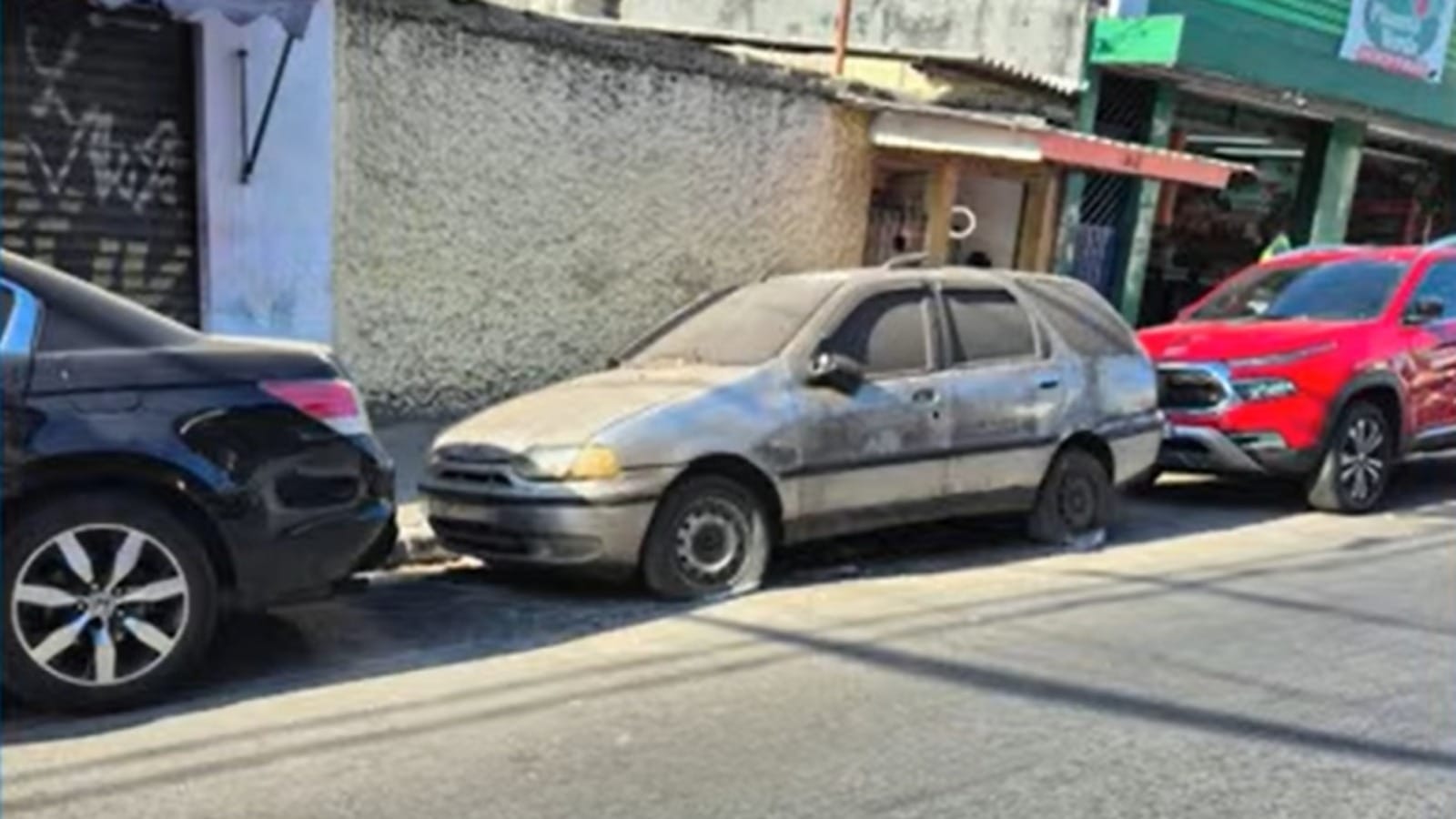 São Paulo registra quase 23 mil pedidos para recolhimento de carros abandonados nas ruas
