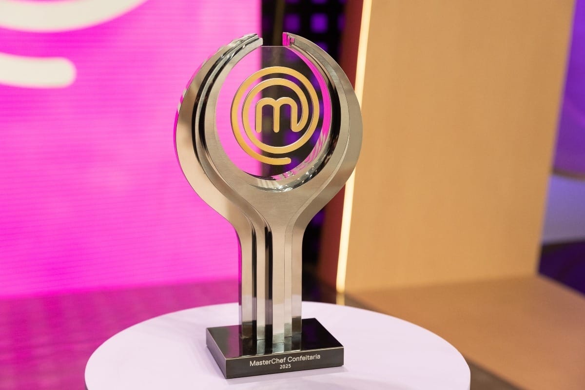 Troféu da 2ª temporada do MasterChef Confeitaria (Melissa Haidar/Band)