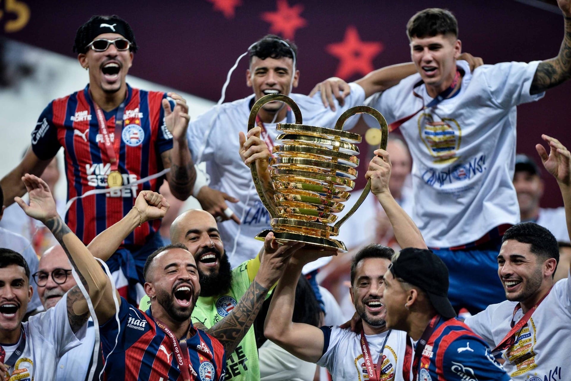 Bahia goleia Confiança e conquista a Copa do Nordeste pela quinta vez