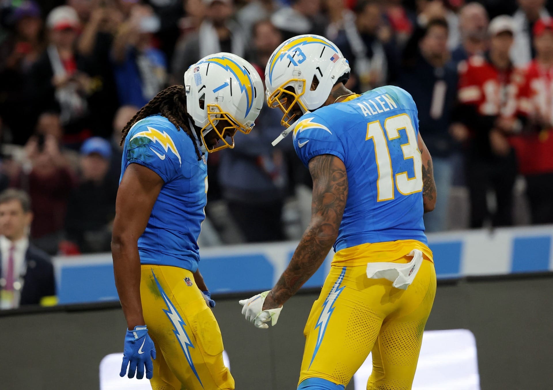 NFL: Chargers superam maioria dos Chiefs nas arquibancadas e dominam para vencer em São Paulo
