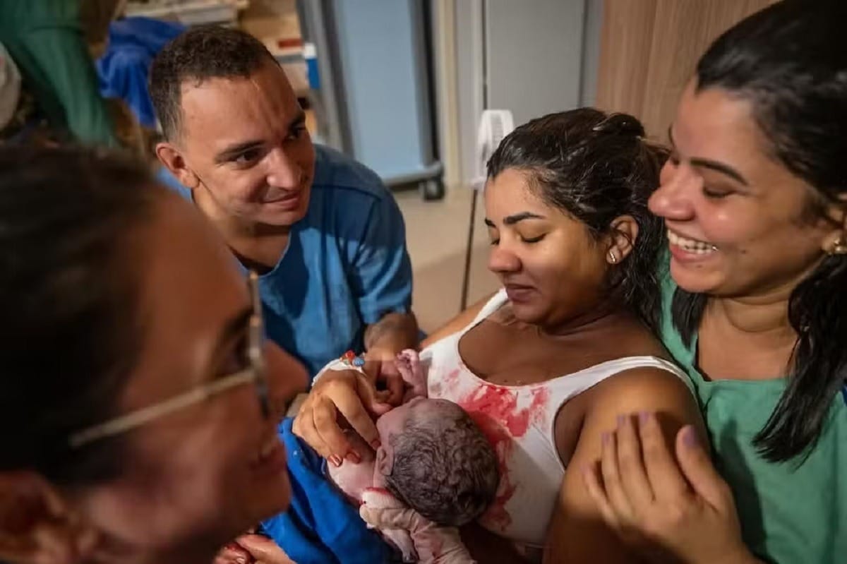 João Gomes rebate críticas de prefeita após cancelar show para ver filho nascer