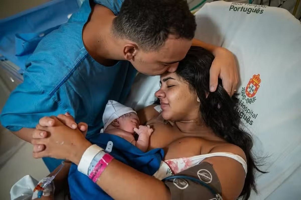 Nasce segundo filho de João Gomes; veja fotos do bebê com Ary Mirelle