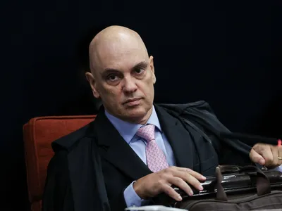 Justiça da Flórida aceita entrada da AGU em ação do Rumble contra Moraes