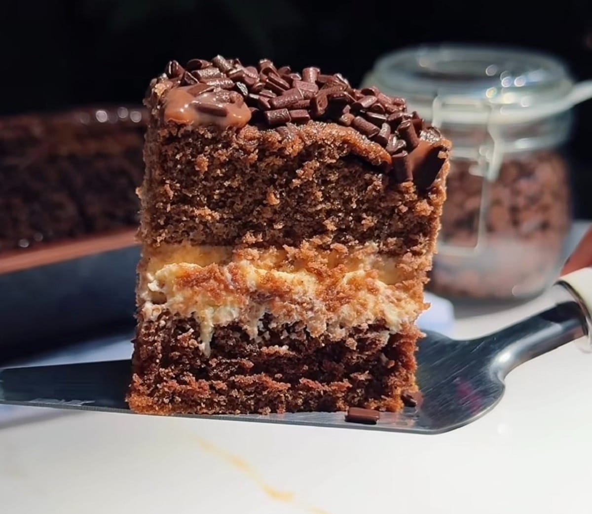 Bolo de chocolate com creme de limão | Band Receitas