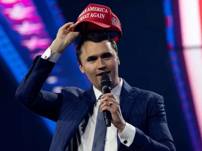 FBI divulga foto de suspeito em caso Charlie Kirk
