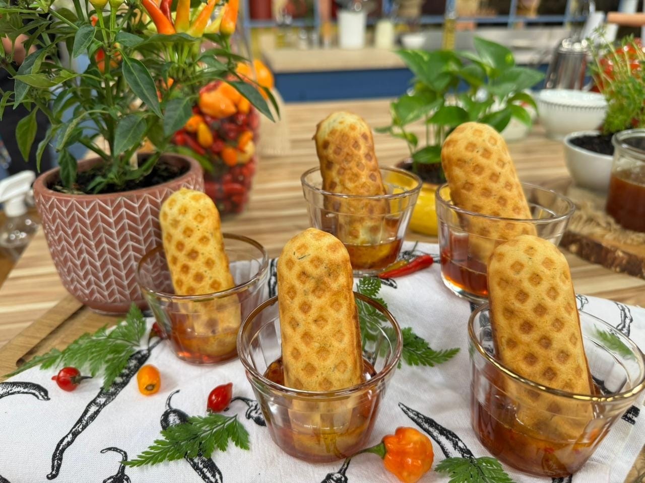 Crepe de ervas com geleia de mel e pimenta do chef Bruno Hashimoto | Band Receitas