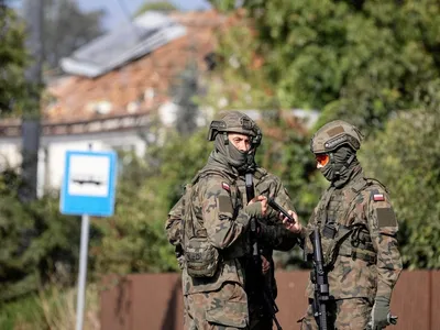 Polônia, membro da Otan, abate drones russos após violação do espaço aéreo