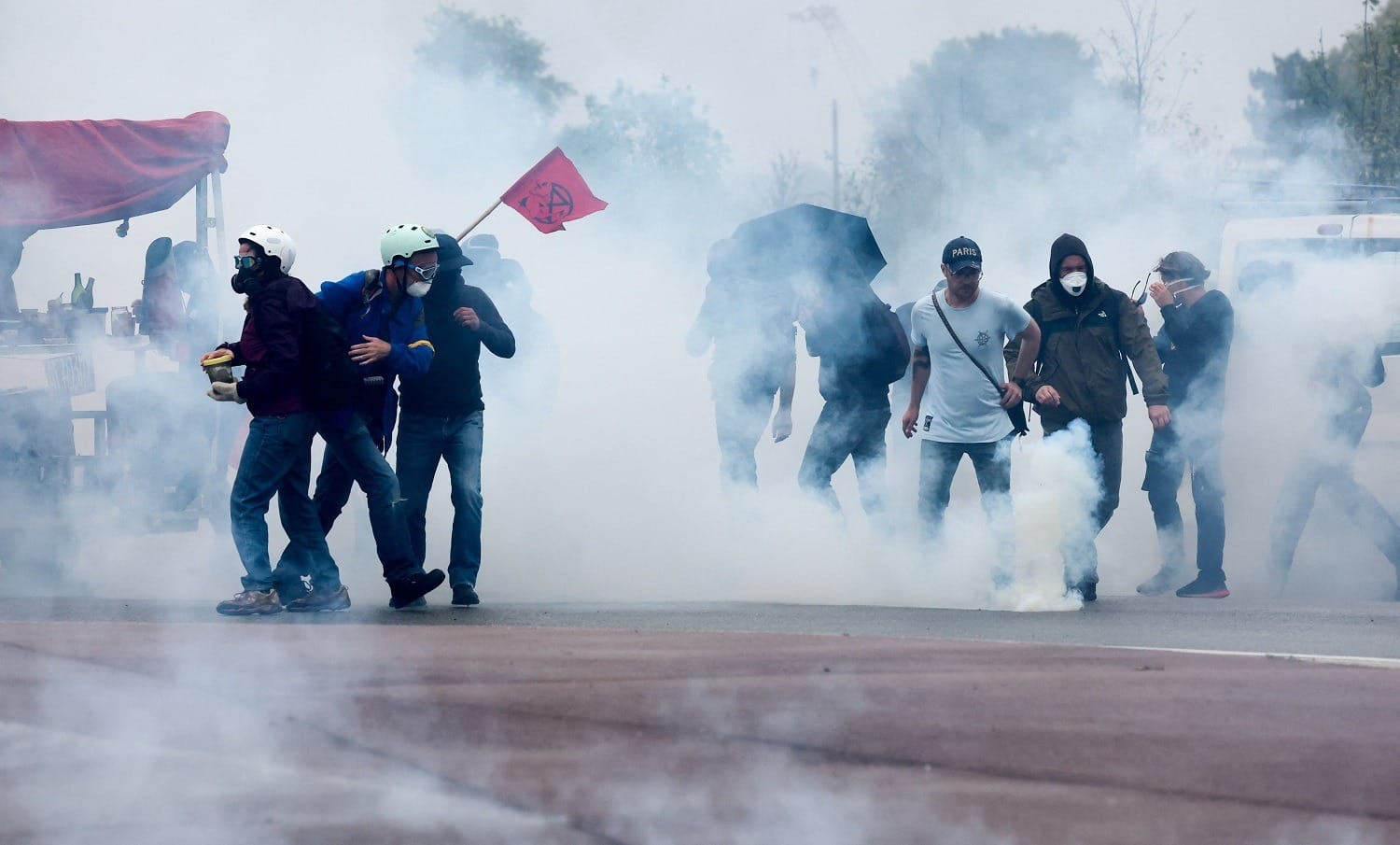 Sonia Blota: protestos que paralisam cidades recebem novo premiê da França