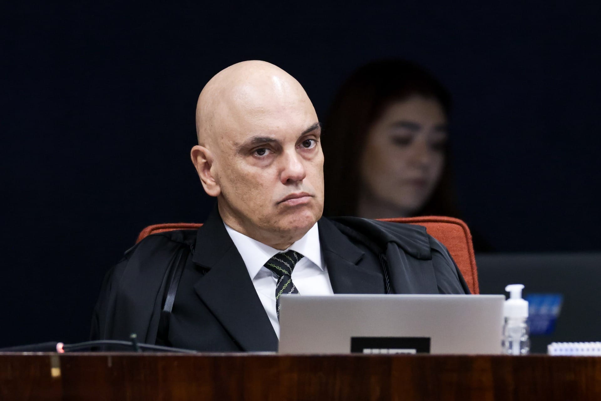 Moraes nega ter frequentado casa de banqueiro em Trancoso; veja nota