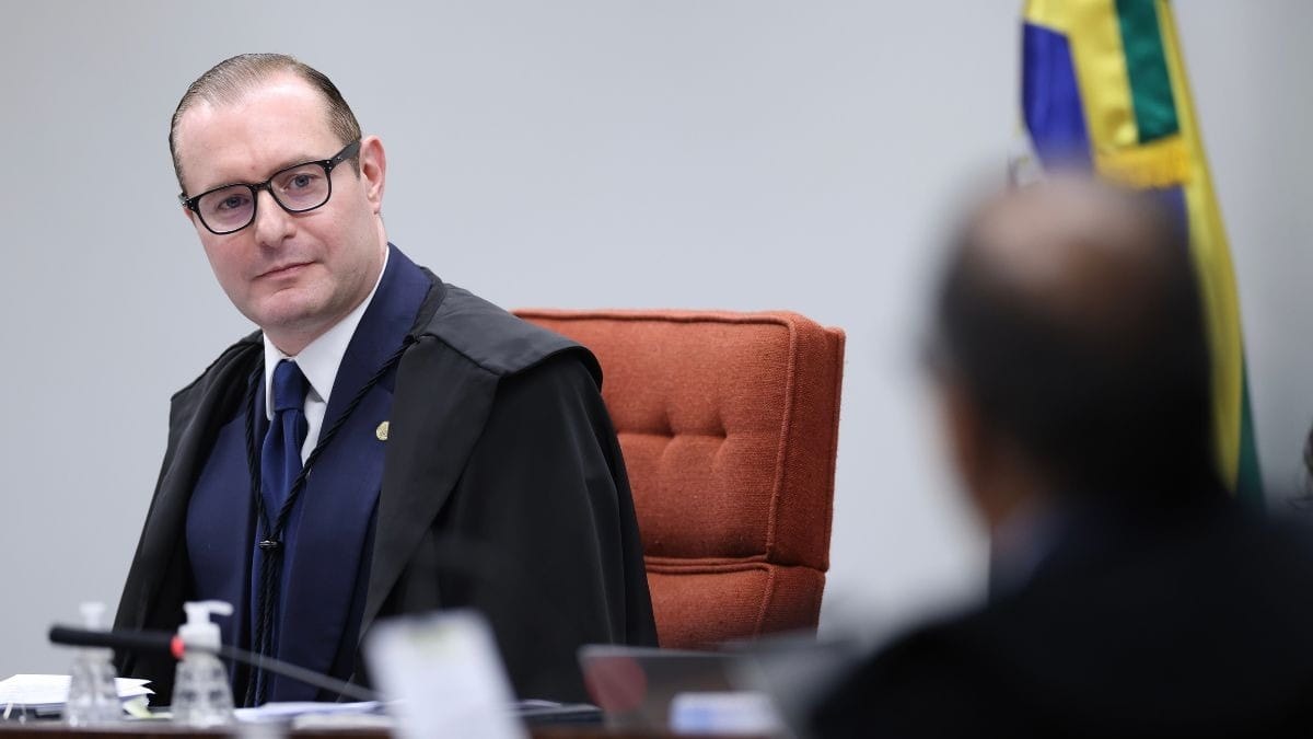 Zanin vota para condenar Bolsonaro por tentativa de golpe; placar fecha em 4 a 1