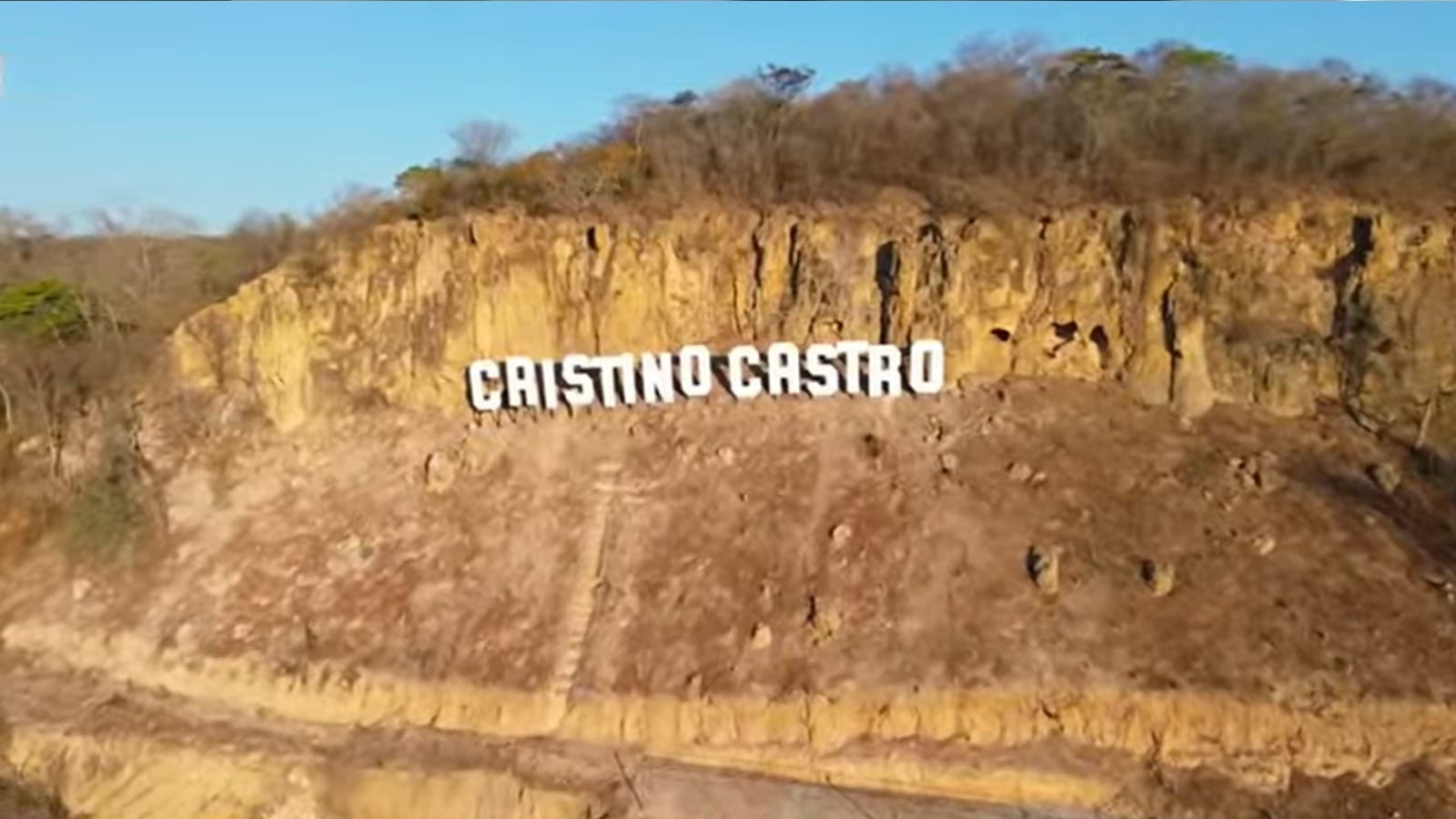Cidade de Cristino Castro (PI) ganha atração turística inspirada em letreiro de Hollywood
