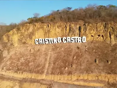 Cidade de Cristino Castro (PI) ganha atração turística inspirada em letreiro de Hollywood