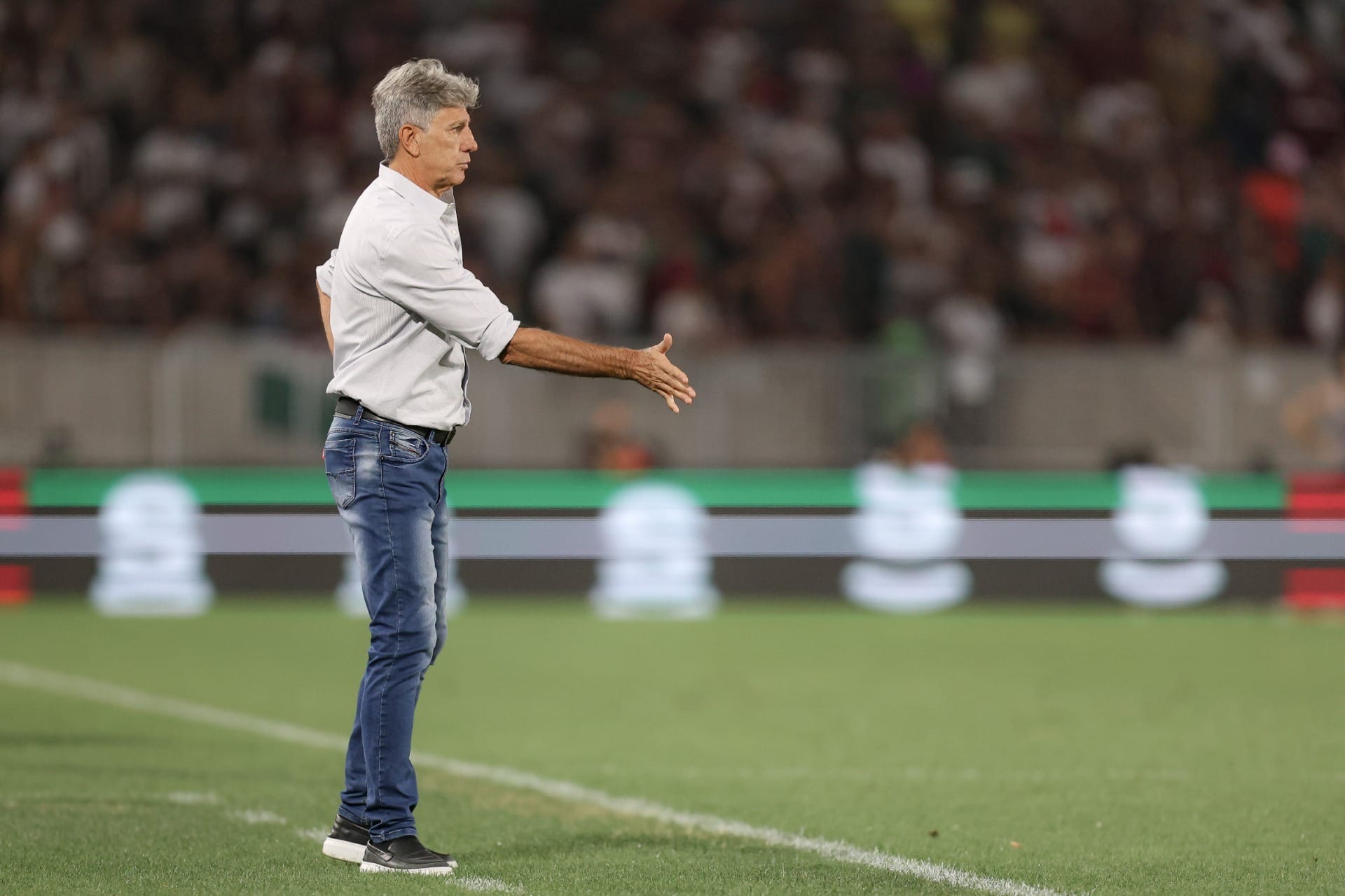 Renato Gaúcho diz que Flu devia ter feito falta em gol do Lanús; veja o lance