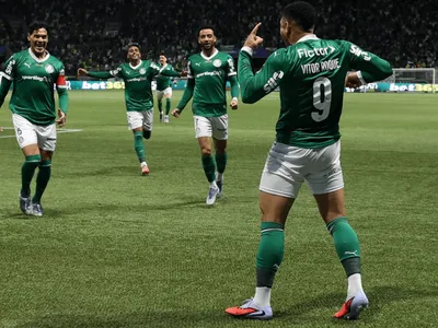 Vitor Roque lidera recital, Palmeiras é avassalador e despedaça o Inter pelo Brasileirão