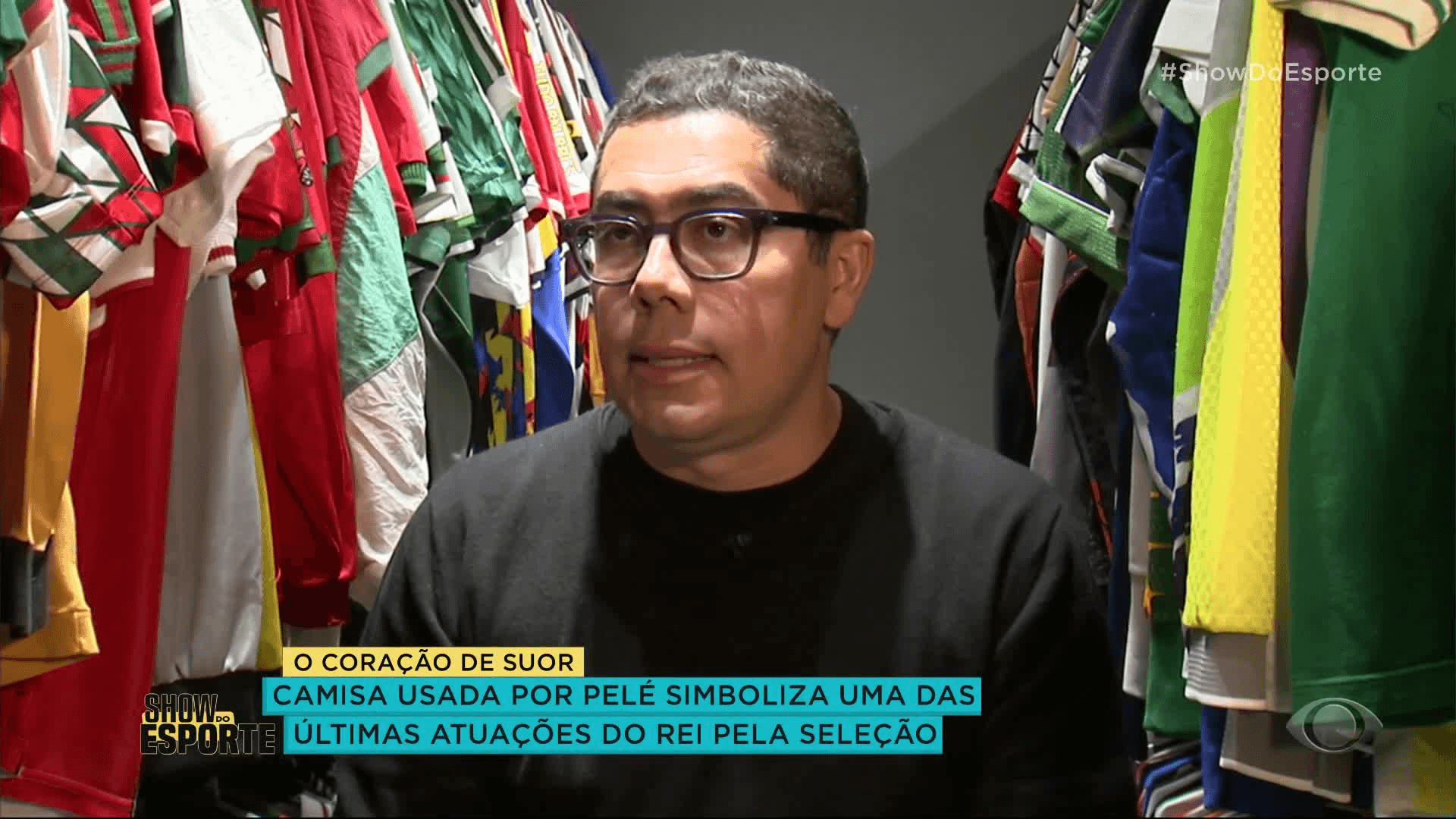 Brasileiro tem quase 7 mil camisas de futebol e ostenta a maior coleção do mundo