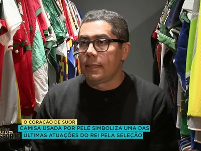 Brasileiro tem quase 7 mil camisas de futebol e ostenta a maior coleção do mundo