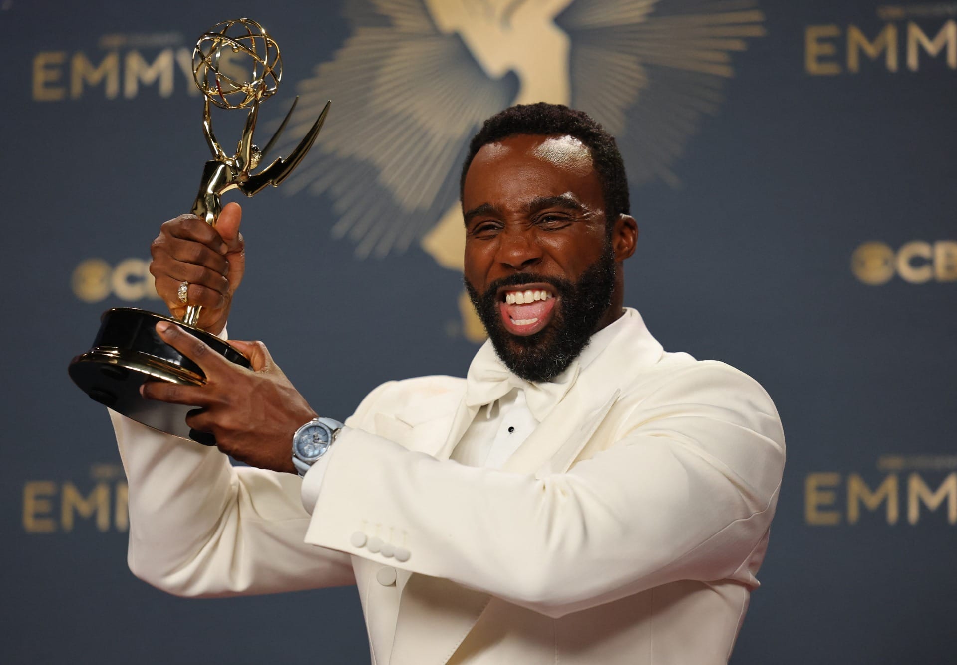 Tramell Tillman é o primeiro negro a vencer categoria do Emmy em 77 anos