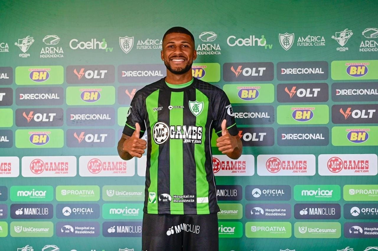 Emerson Santos é apresentado como reforço do América-MG | Foto: América-MG/Divulgação