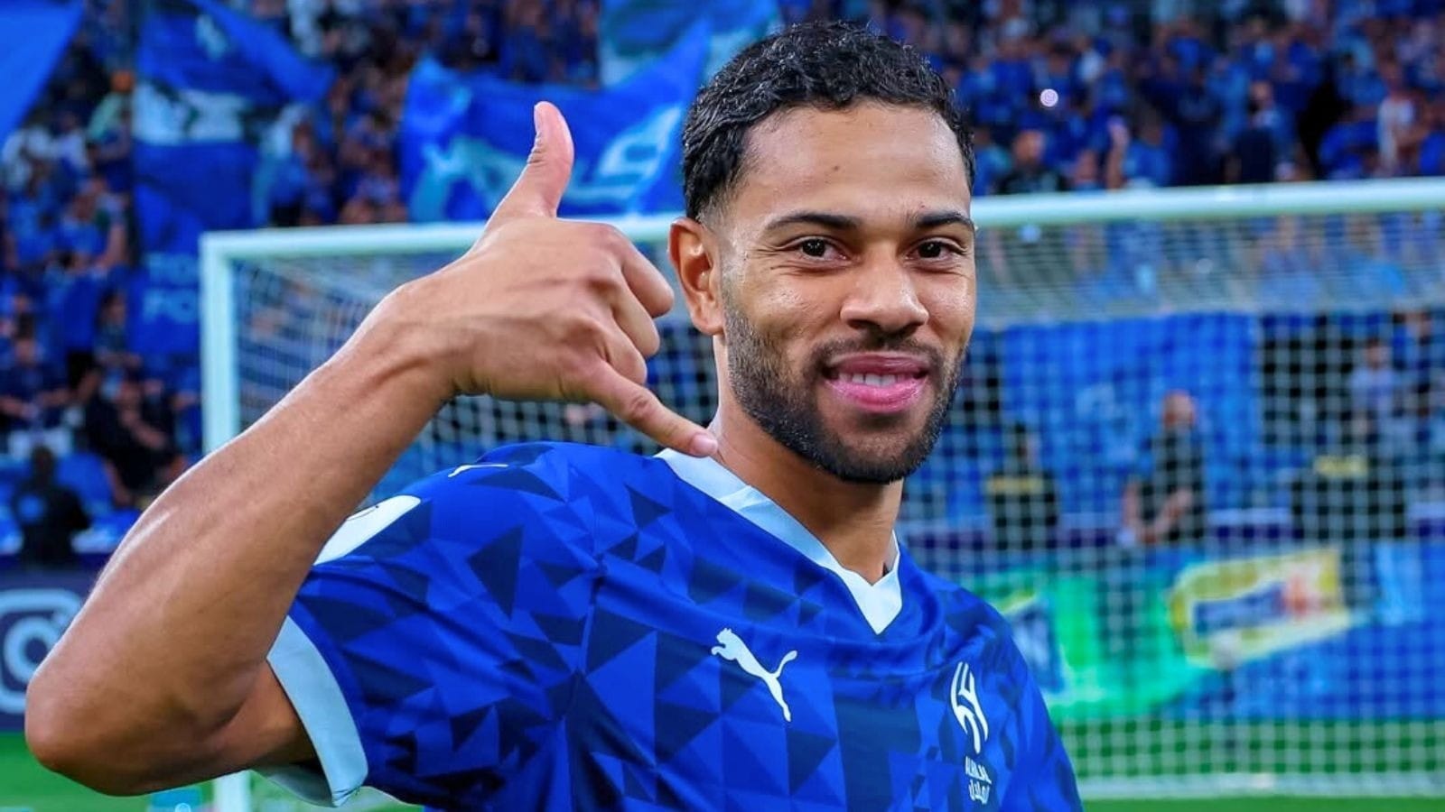 Renan Lodi treina no Athletico-PR e aguarda definição de rescisão com o Al-Hilal