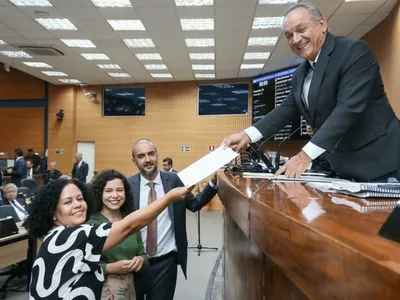 Comissão da Câmara apresenta relatório final com parecer favorável ao fim da escala 6x1