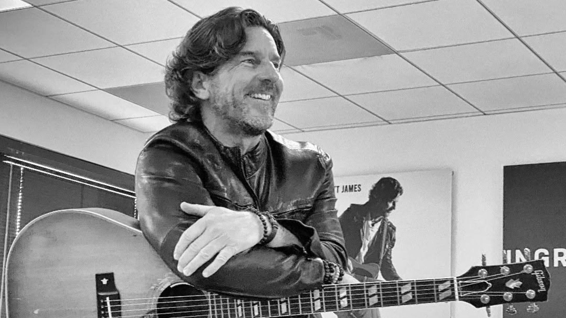 Músico Brett James morre em acidente de avião aos 57 anos nos EUA