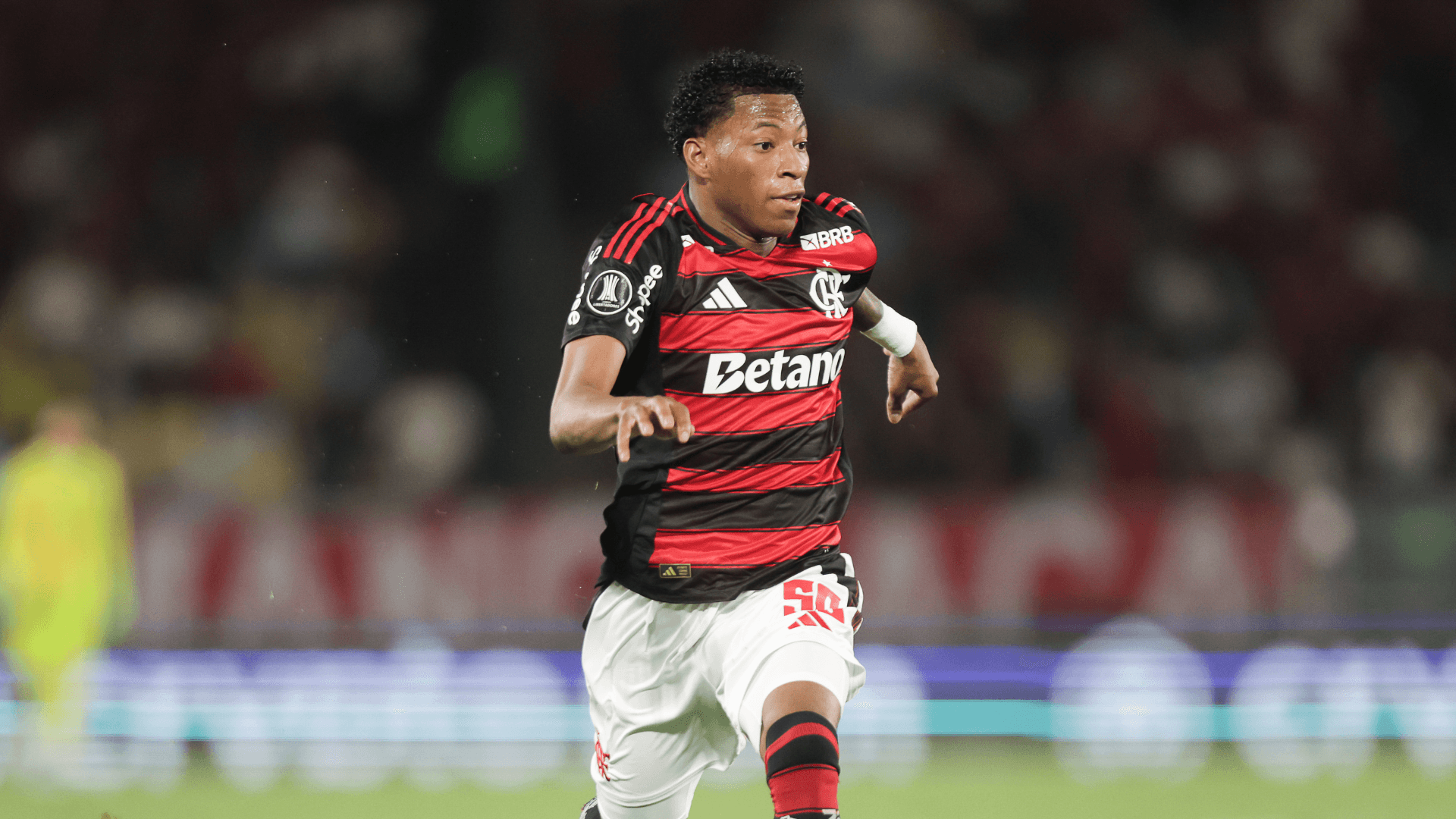 Flamengo não terá Gonzalo Plata para jogo contra o Lanús pela Recopa