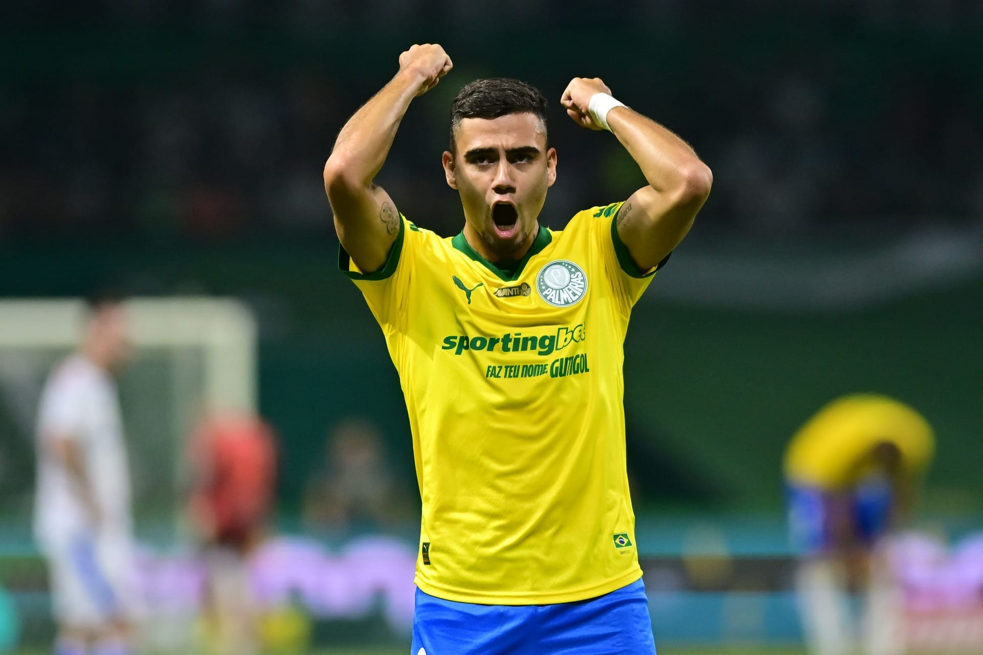 Andreas Pereira comenta reencontro com Deyverson: "Já passou"