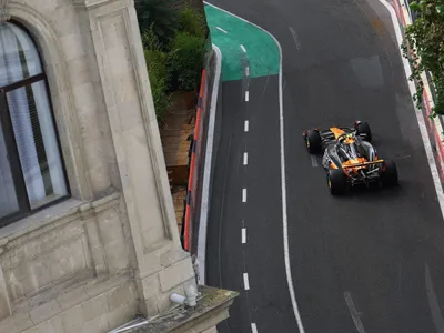 Norris lidera última sessão de treinos livre para o GP do Azerbaijão; Bortoleto é 18º