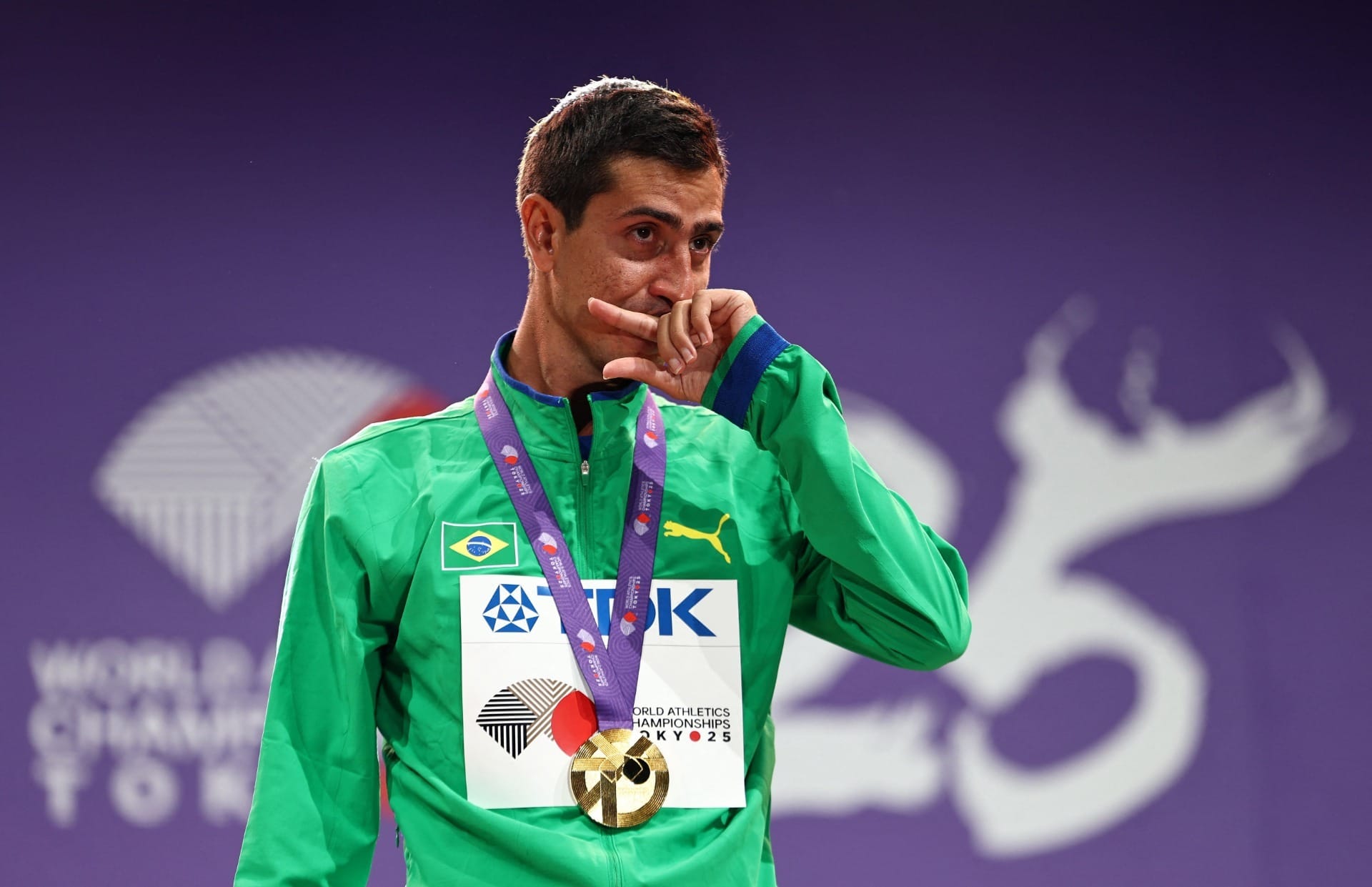 Caio Bonfim recupera aliança perdida durante o Mundial de Atletismo de Tóquio