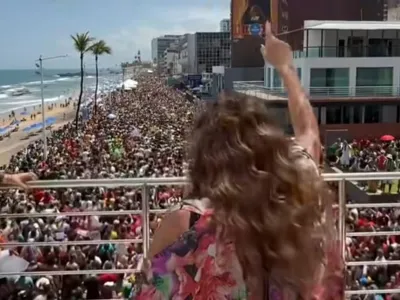 Daniela Mercury comanda ato contra PEC da Blindagem em Salvador