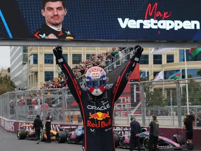 Verstappen vence GP do Azerbaijão marcado por "apagão" da McLaren; Bortoleto é 11º