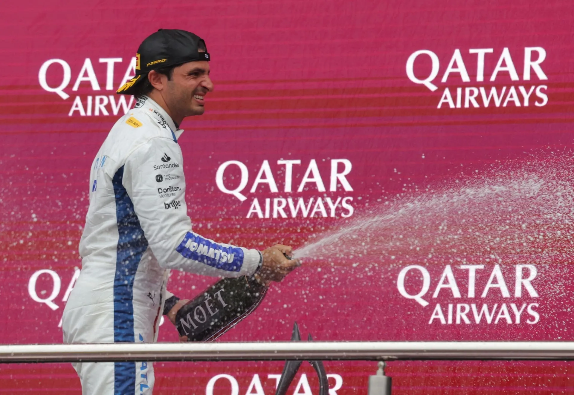 Sainz comemorando a 3ª posição no GP do Azerbaijão de 2025