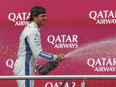 Sainz rebate críticas após levar Williams de volta ao pódio no Azerbaijão: “Não foi sorte”