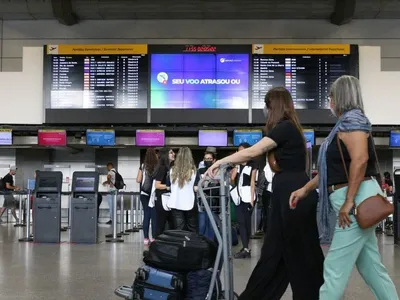 Primeiro voo vindo do Oriente Médio após início do conflito chega ao Brasil