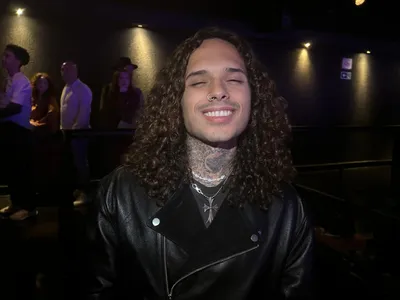 De volta do hiato, Vitão diz estar “cheio de música no bolso”