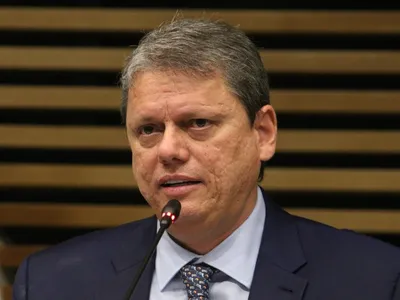 Tarcísio pede desculpa por roubos de celular em SP: 'Deixa trauma'
