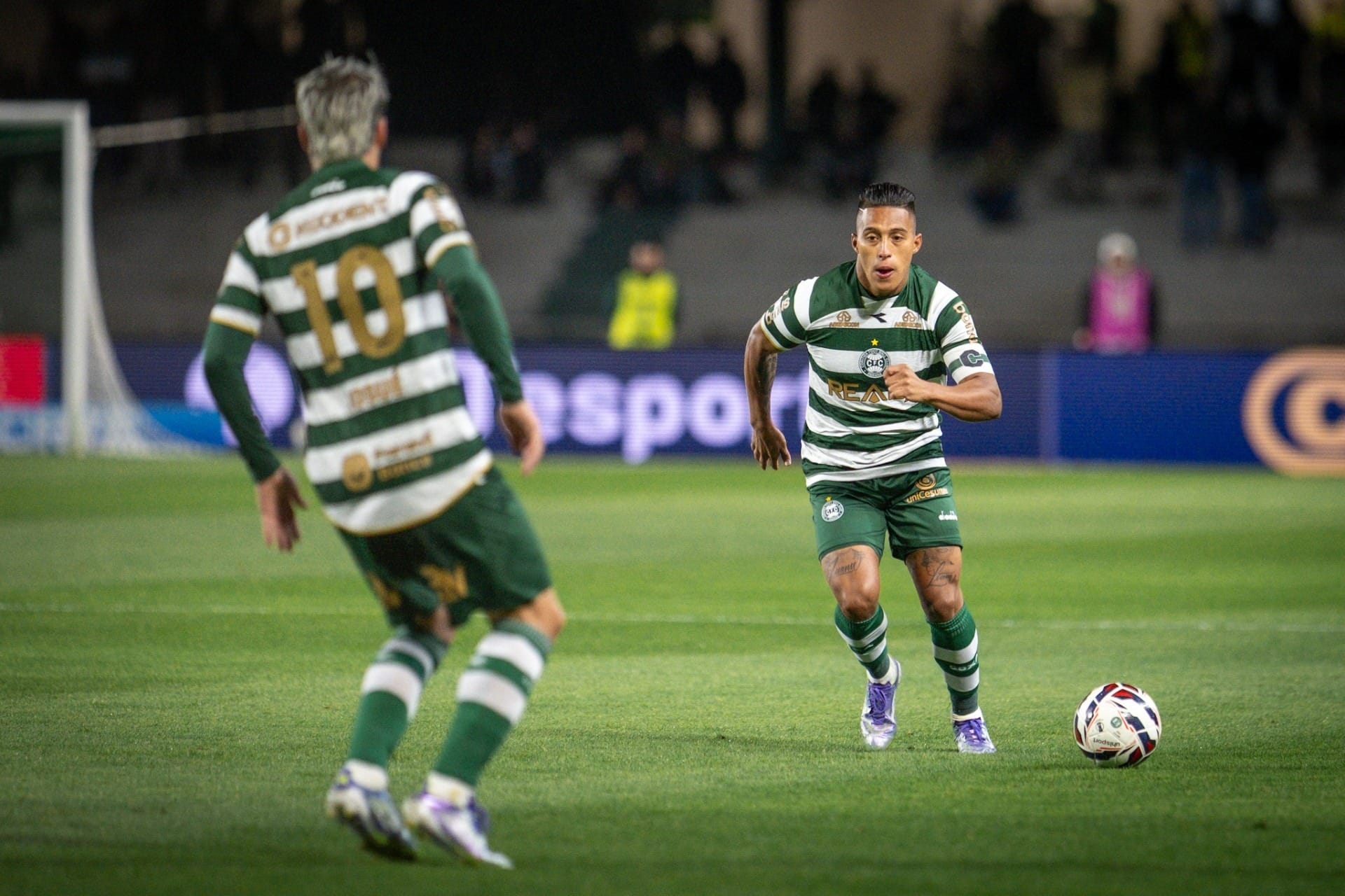 Coritiba perde para o Criciúma no Couto Pereira e chega a três jogos sem vitória na Série B