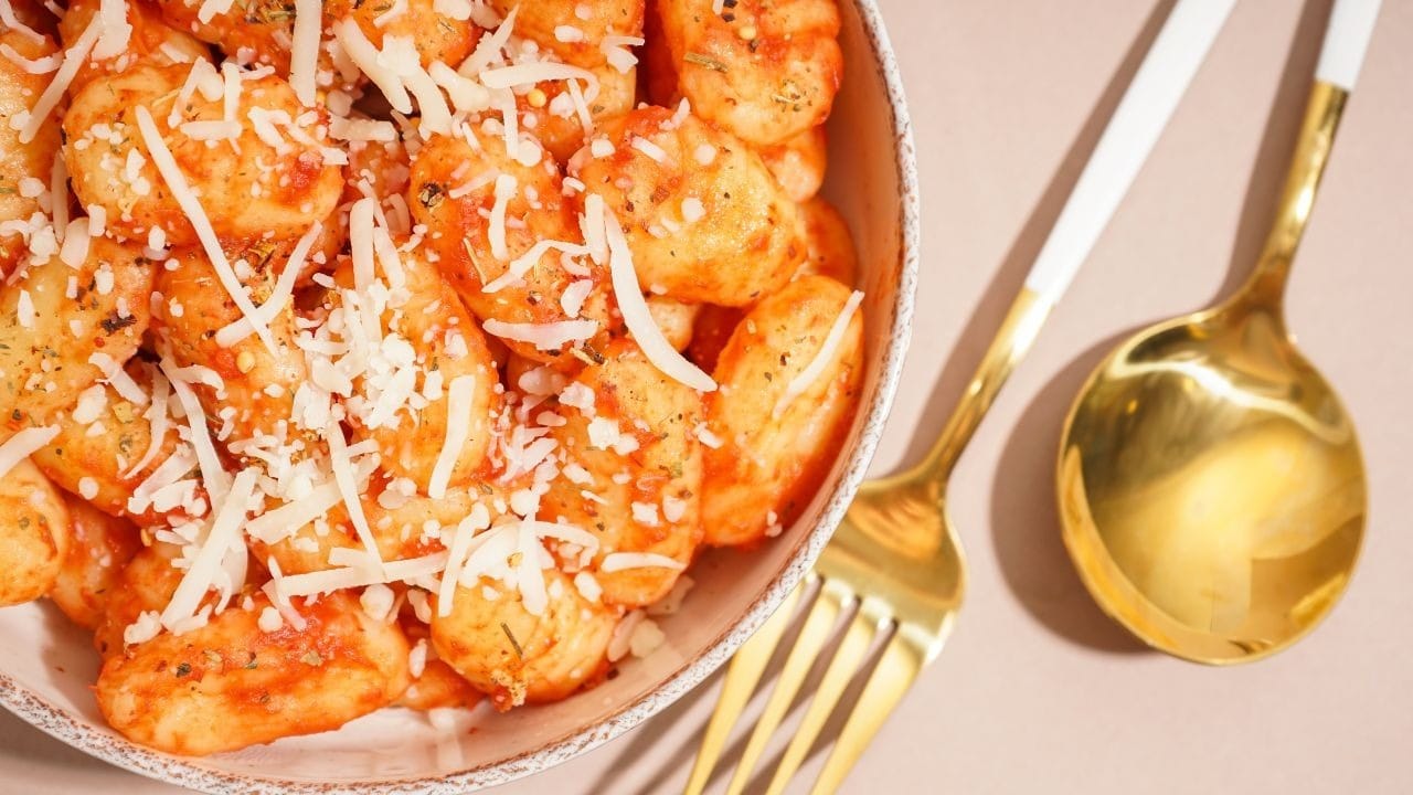 Em busca de uma receita diferente? Prepare nhoque de ragu de rabada