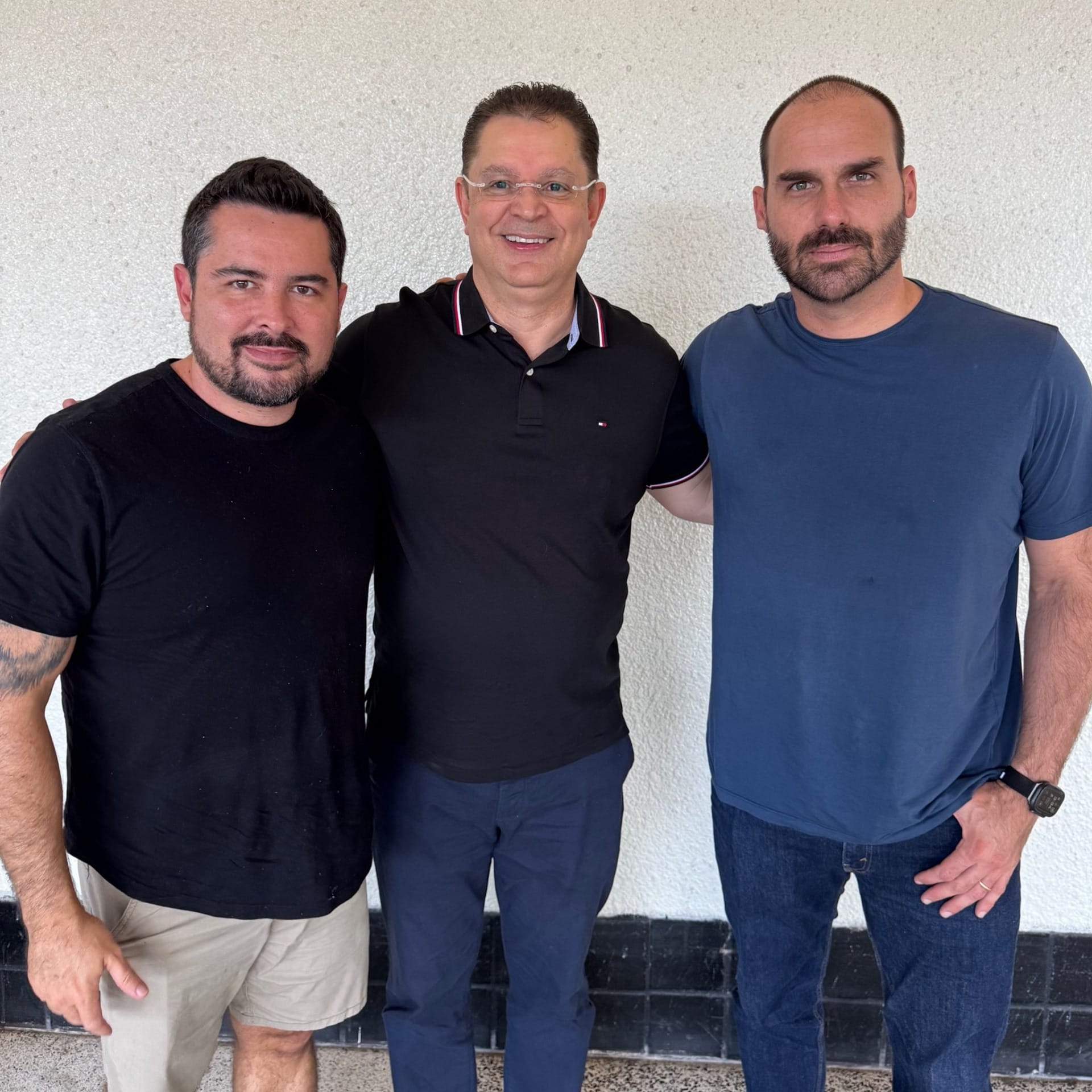 Eduardo Bolsonaro leva puxão de orelha de líder do PL em Miami