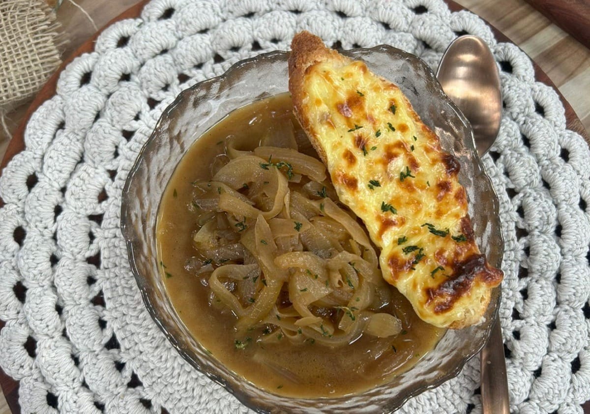 Sopa de cebola com pão de alho do chef Bruno Hashimoto | Band Receitas