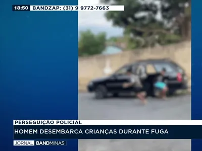 Em perseguição policial, homem desembarca crianças durante fuga